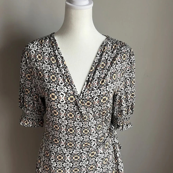 NEW Boden Ruffle Wrap Jersey Mini Dress Black, Opulent Pome - Picture 3 of 11